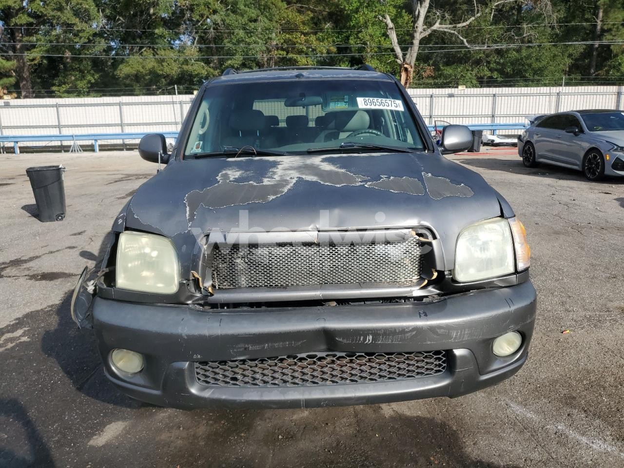 Photo 5 of 2004 TOYOTA SEQUOIA SR5 (VIN 5TDZT34AX4S217612)