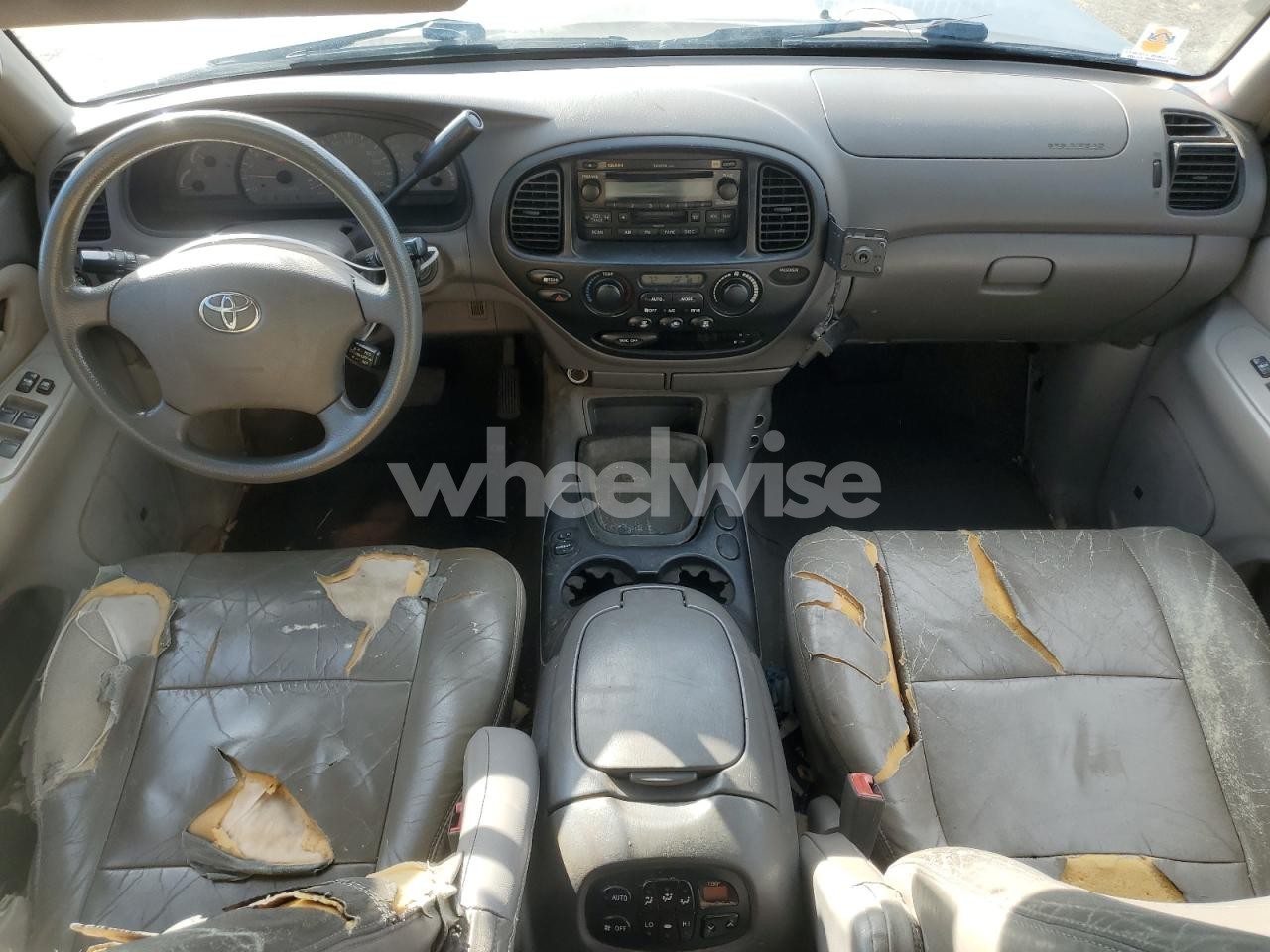 Photo 8 of 2004 TOYOTA SEQUOIA SR5 (VIN 5TDZT34AX4S217612)