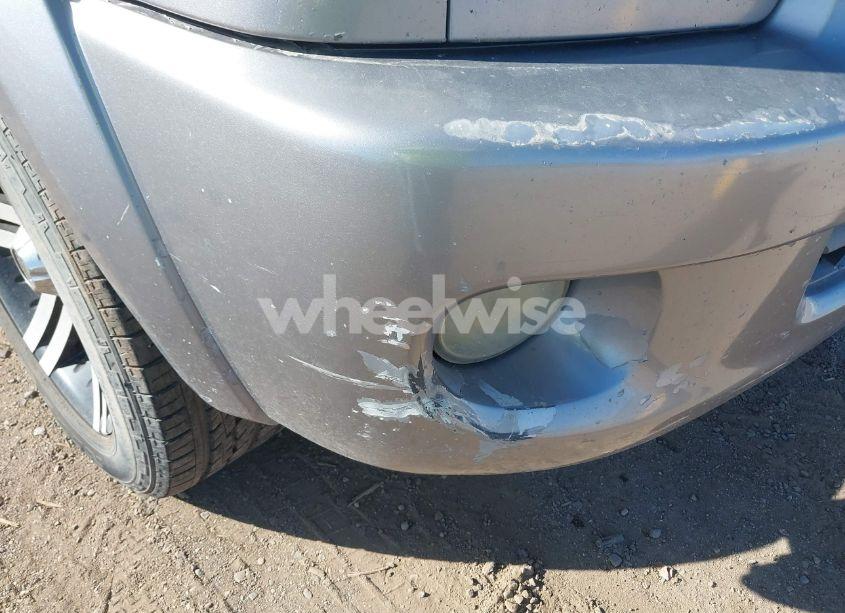 Photo 13 of 2005 Toyota Sequoia SR5 V8 (VIN 5TDZT34AX5S244276)