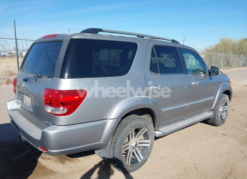 Photo 4 of 2005 Toyota Sequoia SR5 V8 (VIN 5TDZT34AX5S244276)