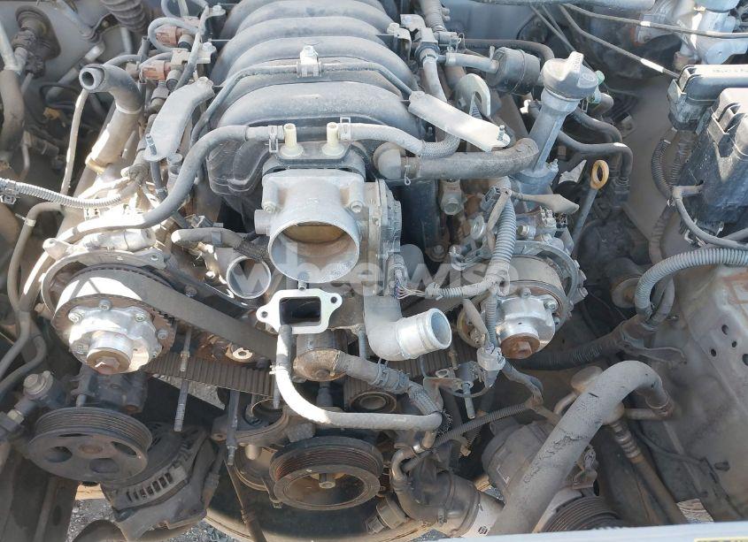 Photo 6 of 2005 Toyota Sequoia SR5 V8 (VIN 5TDZT34AX5S244276)