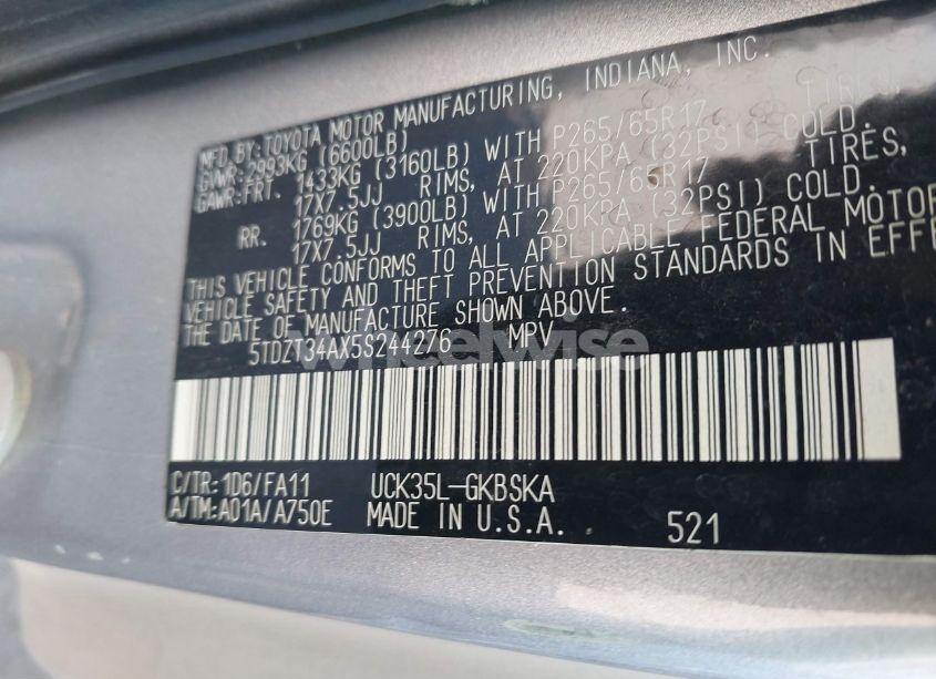 Photo 9 of 2005 Toyota Sequoia SR5 V8 (VIN 5TDZT34AX5S244276)