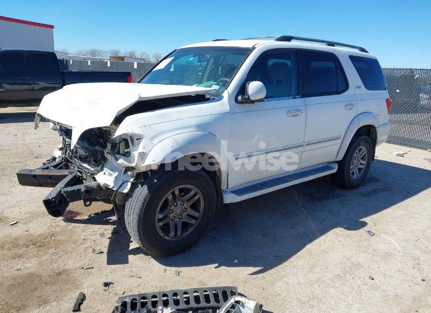 Photo 2 of 2005 Toyota Sequoia SR5 V8 (VIN 5TDZT34AX5S252295)