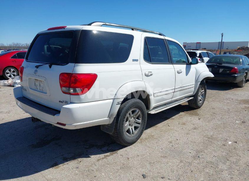 Photo 4 of 2005 Toyota Sequoia SR5 V8 (VIN 5TDZT34AX5S252295)