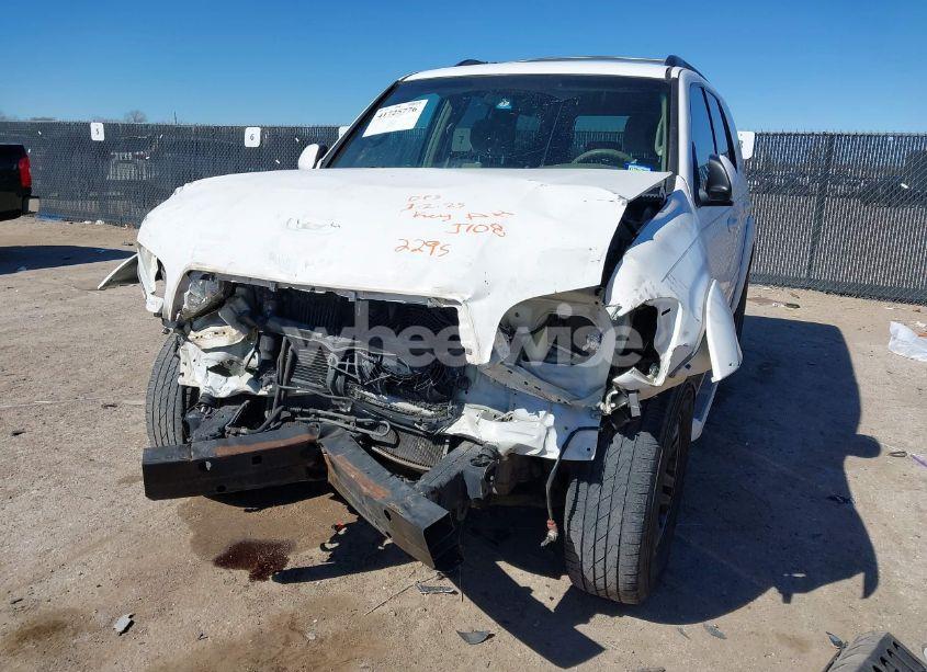 Photo 6 of 2005 Toyota Sequoia SR5 V8 (VIN 5TDZT34AX5S252295)