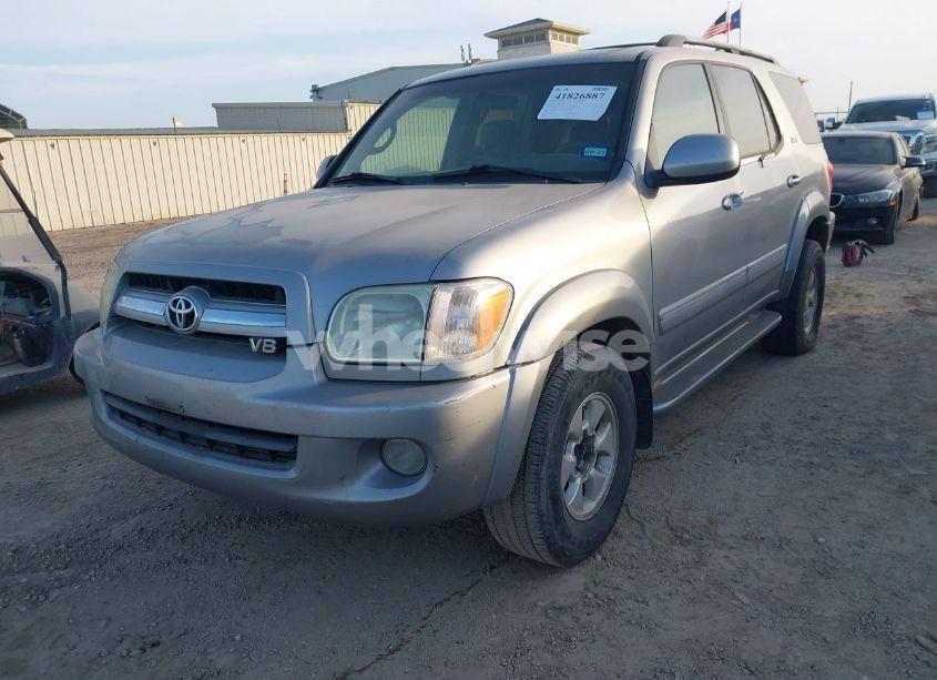 Photo 2 of 2005 Toyota Sequoia SR5 V8 (VIN 5TDZT34AX5S260090)