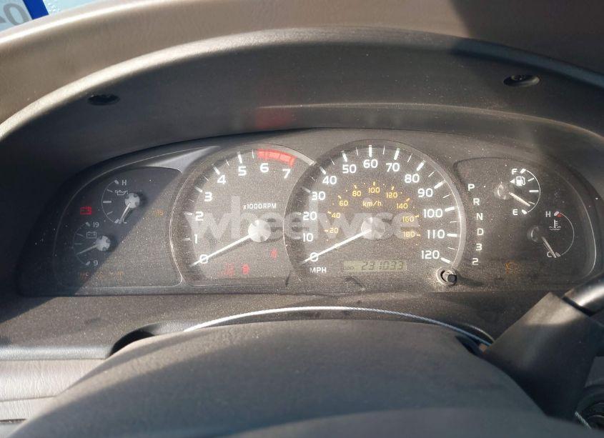 Photo 7 of 2005 Toyota Sequoia SR5 V8 (VIN 5TDZT34AX5S260090)