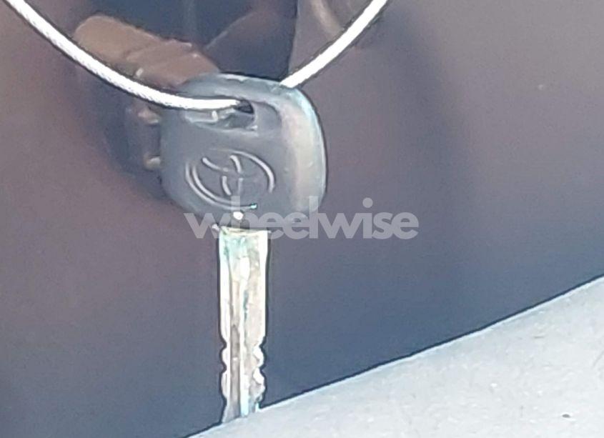 Photo 11 of 2004 Toyota Sequoia LIMITED V8 (VIN 5TDZT38A04S221274)