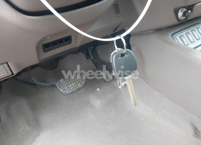 Photo 11 of 2005 Toyota Sequoia LIMITED V8 (VIN 5TDZT38A05S244247)