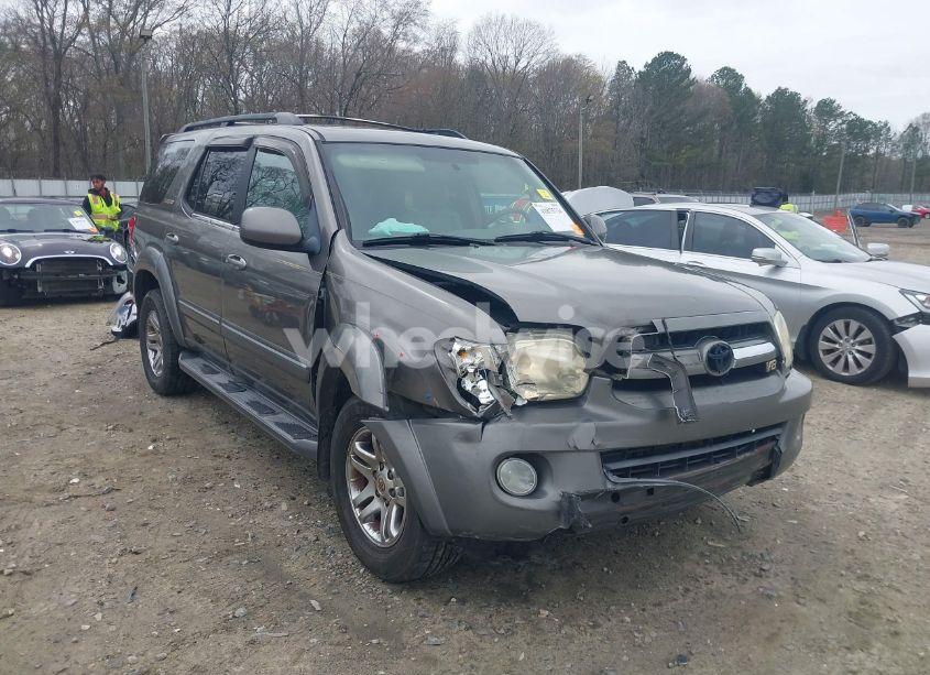 Photo 6 of 2005 Toyota Sequoia LIMITED V8 (VIN 5TDZT38A05S244247)