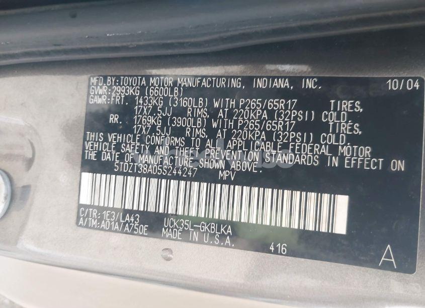 Photo 9 of 2005 Toyota Sequoia LIMITED V8 (VIN 5TDZT38A05S244247)