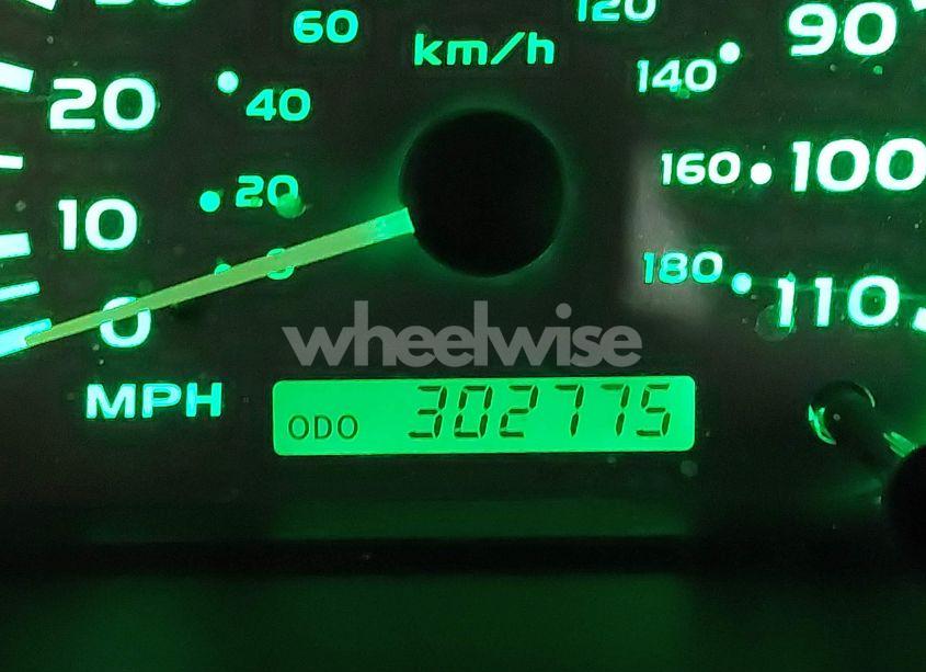 Photo 7 of 2003 Toyota Sequoia LIMITED V8 (VIN 5TDZT38A13S189837)