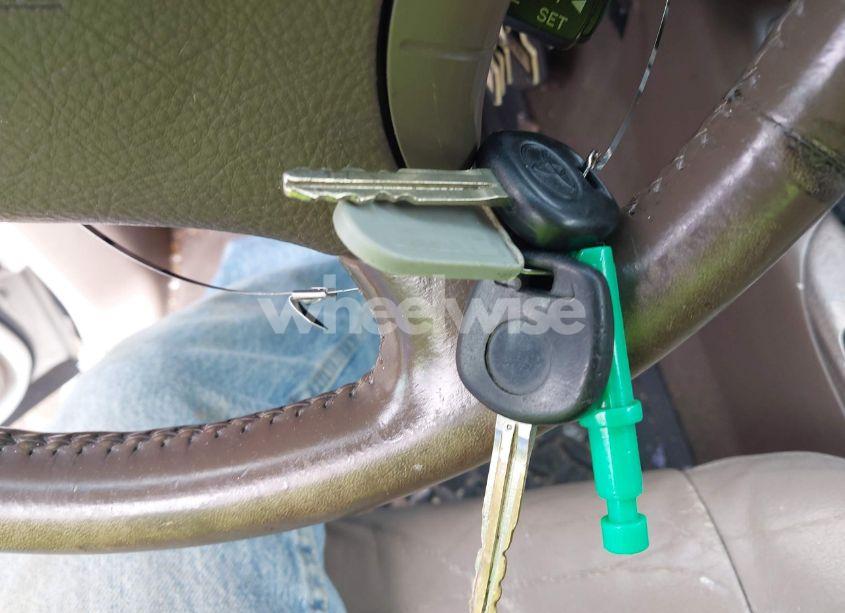 Photo 11 of 2004 Toyota Sequoia LIMITED V8 (VIN 5TDZT38A14S207206)