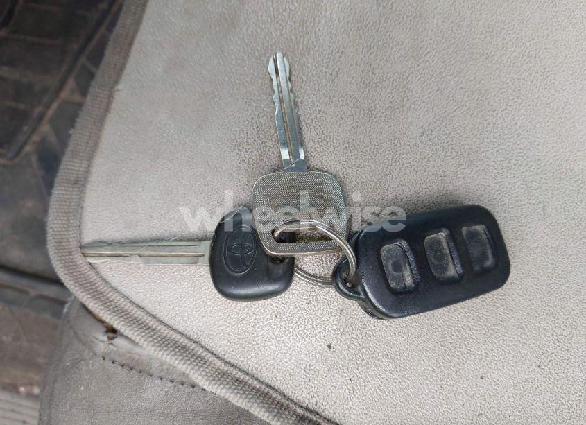 Photo 11 of 2004 Toyota Sequoia LIMITED V8 (VIN 5TDZT38A14S208369)