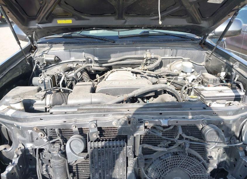 Photo 10 of 2004 Toyota Sequoia LIMITED V8 (VIN 5TDZT38A14S238388)