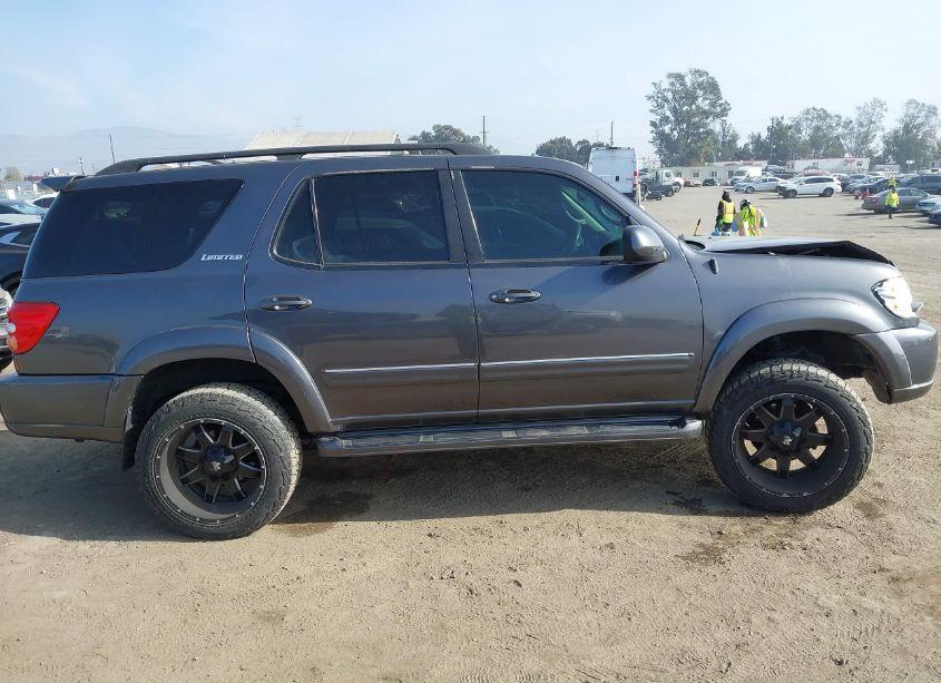 Photo 13 of 2004 Toyota Sequoia LIMITED V8 (VIN 5TDZT38A14S238388)