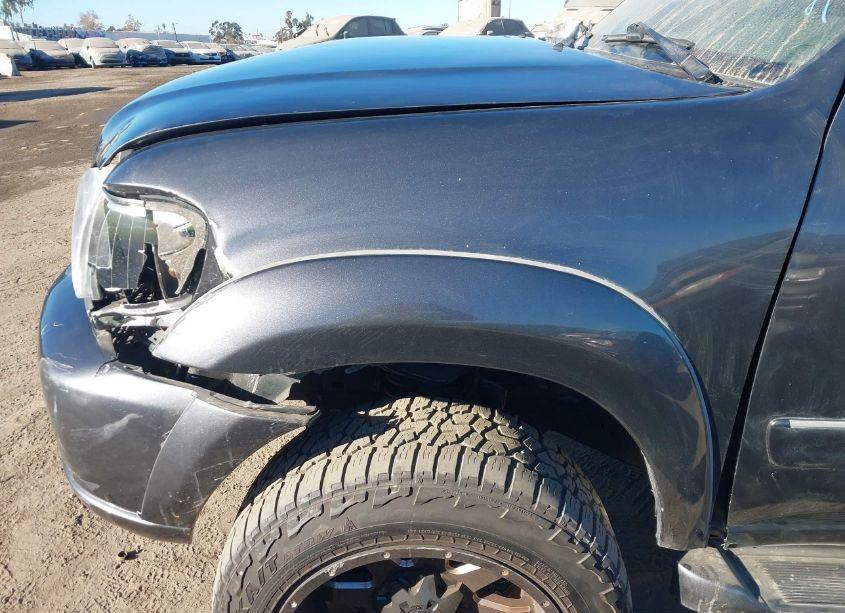 Photo 18 of 2004 Toyota Sequoia LIMITED V8 (VIN 5TDZT38A14S238388)