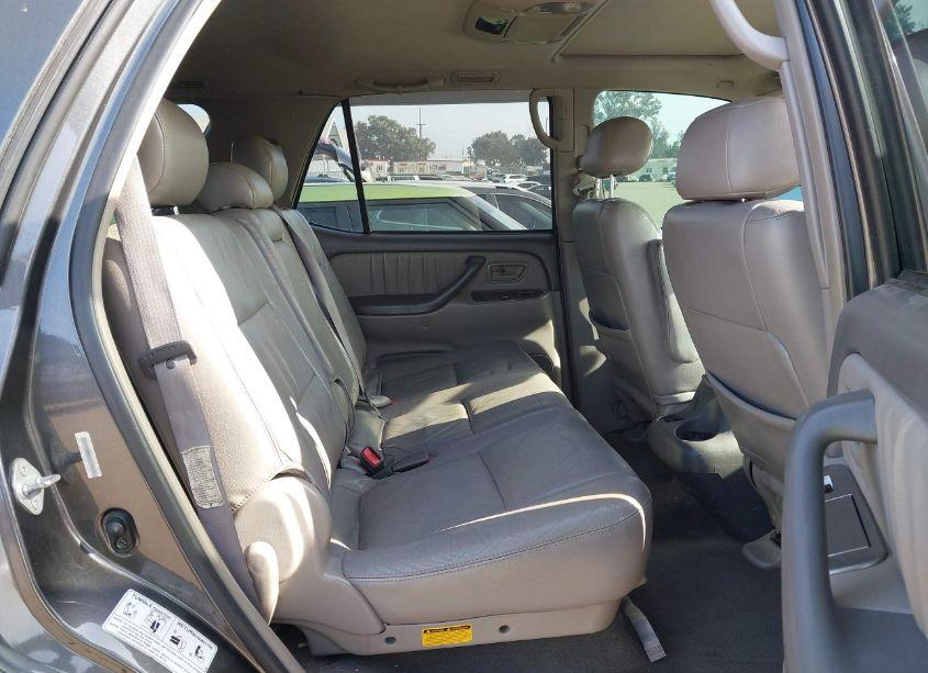 Photo 8 of 2004 Toyota Sequoia LIMITED V8 (VIN 5TDZT38A14S238388)