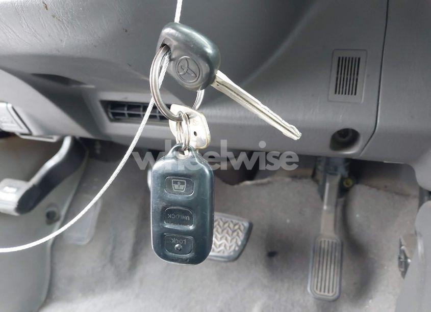 Photo 11 of 2005 Toyota Sequoia LIMITED V8 (VIN 5TDZT38A15S259811)