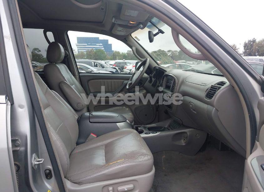 Photo 5 of 2005 Toyota Sequoia LIMITED V8 (VIN 5TDZT38A15S259811)