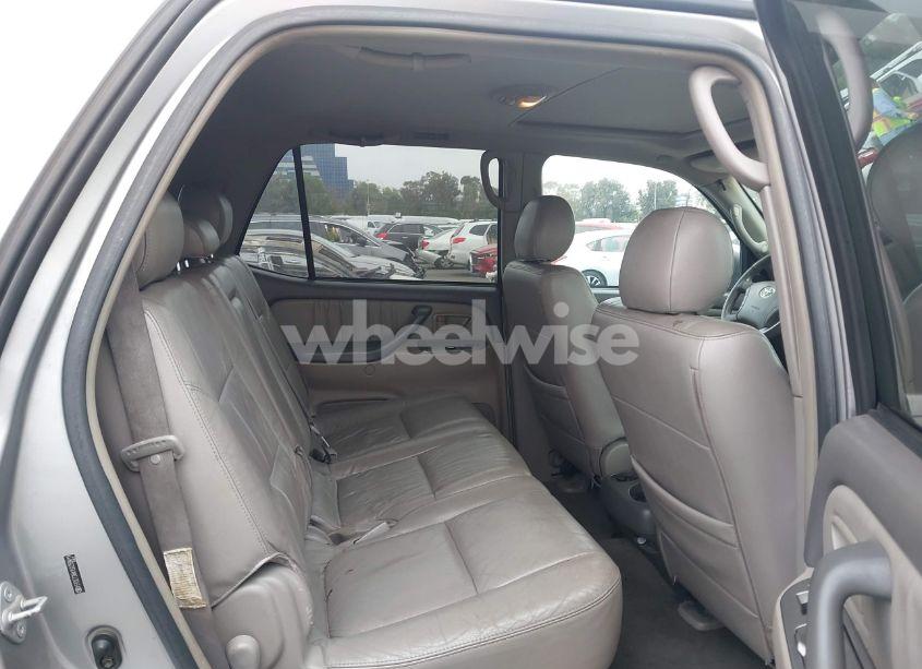 Photo 8 of 2005 Toyota Sequoia LIMITED V8 (VIN 5TDZT38A15S259811)
