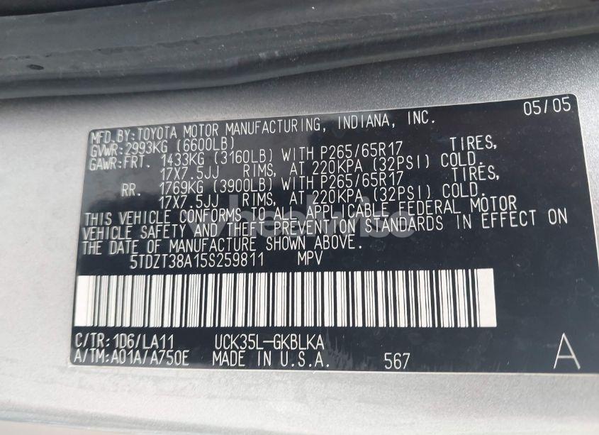 Photo 9 of 2005 Toyota Sequoia LIMITED V8 (VIN 5TDZT38A15S259811)