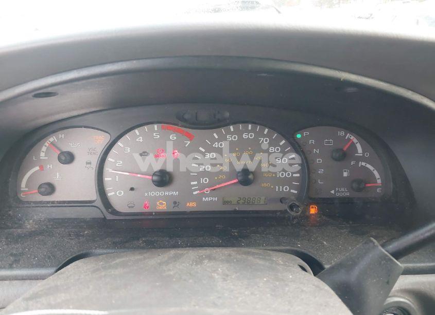 Photo 7 of 2002 Toyota Sequoia LIMITED V8 (VIN 5TDZT38A22S102963)