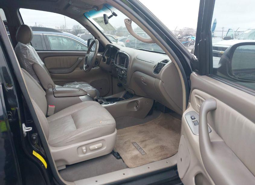 Photo 5 of 2005 Toyota Sequoia LIMITED V8 (VIN 5TDZT38A25S239471)