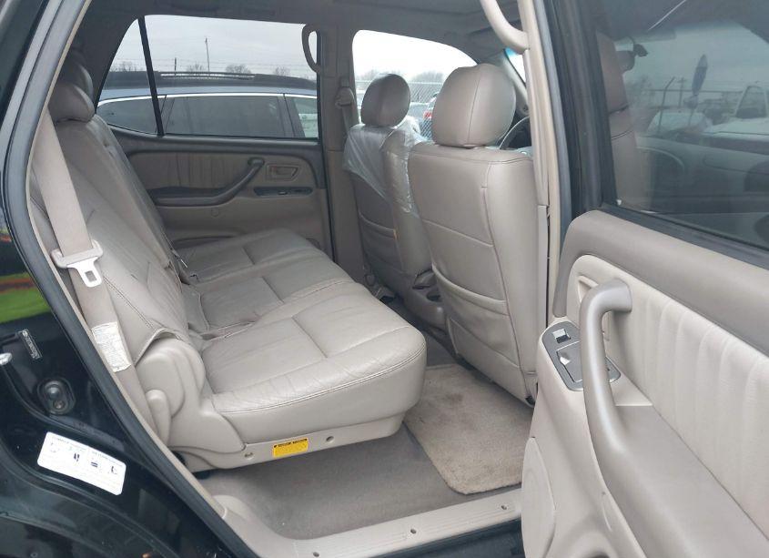 Photo 8 of 2005 Toyota Sequoia LIMITED V8 (VIN 5TDZT38A25S239471)