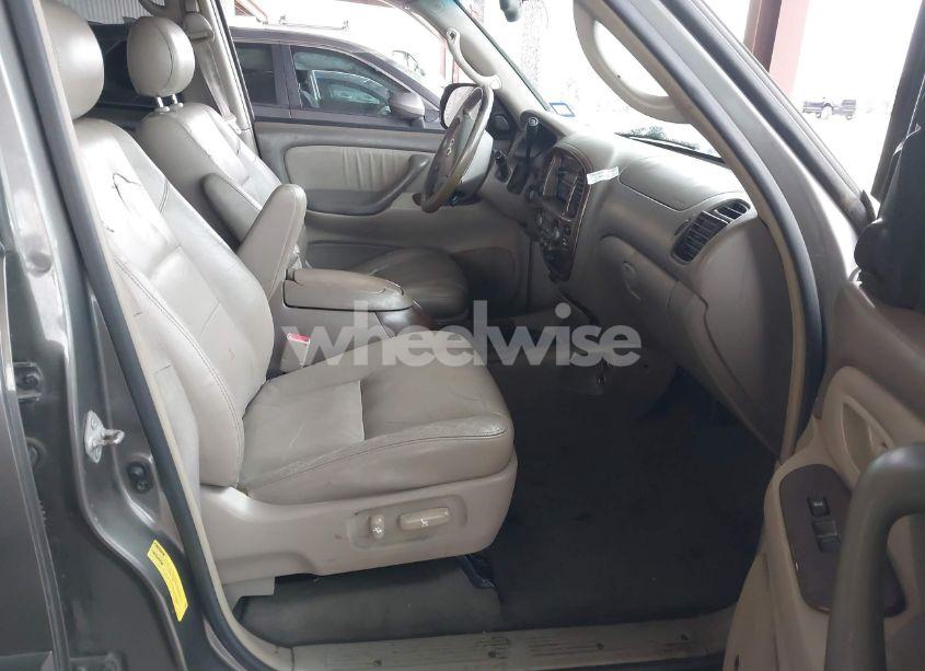 Photo 5 of 2005 Toyota Sequoia LIMITED V8 (VIN 5TDZT38A25S239888)