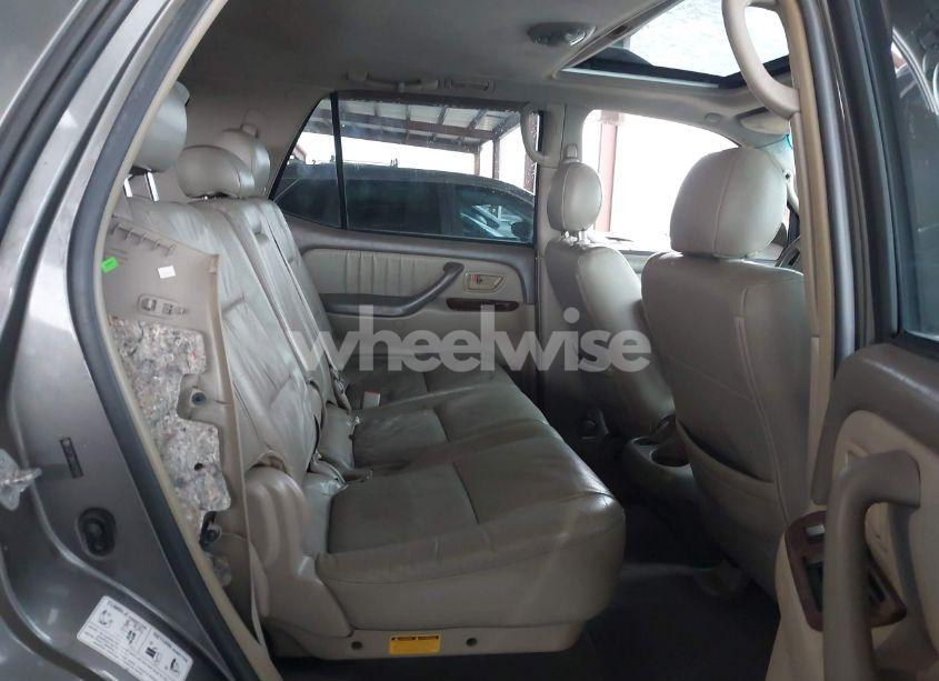 Photo 8 of 2005 Toyota Sequoia LIMITED V8 (VIN 5TDZT38A25S239888)