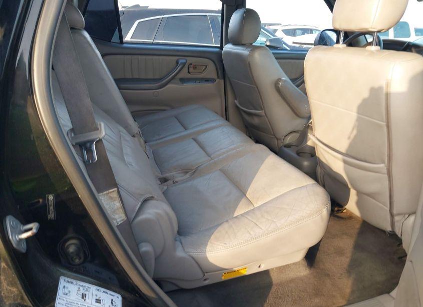 Photo 8 of 2005 Toyota Sequoia LIMITED V8 (VIN 5TDZT38A25S239941)