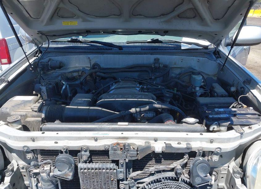 Photo 10 of 2002 Toyota Sequoia LIMITED V8 (VIN 5TDZT38A32S097143)