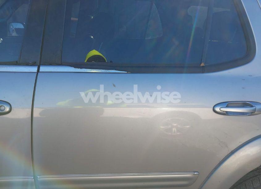 Photo 12 of 2004 Toyota Sequoia LIMITED V8 (VIN 5TDZT38A34S238330)