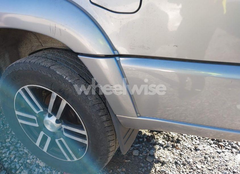 Photo 6 of 2004 Toyota Sequoia LIMITED V8 (VIN 5TDZT38A34S238330)