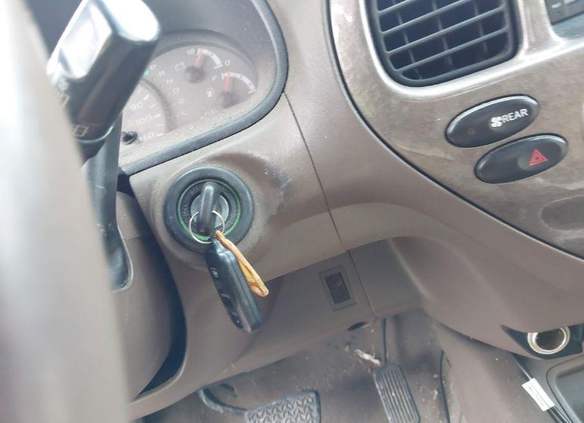 Photo 11 of 2002 Toyota Sequoia LIMITED V8 (VIN 5TDZT38A42S070419)