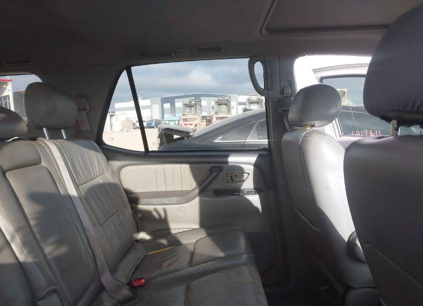 Photo 8 of 2002 Toyota Sequoia LIMITED V8 (VIN 5TDZT38A42S072039)