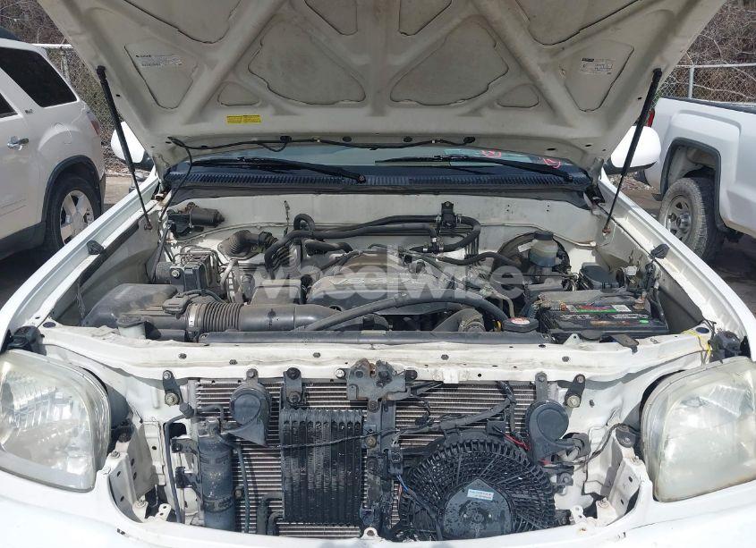 Photo 10 of 2003 Toyota Sequoia LIMITED V8 (VIN 5TDZT38A43S138493)