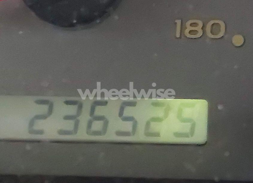 Photo 7 of 2003 Toyota Sequoia LIMITED V8 (VIN 5TDZT38A53S182616)