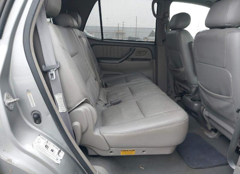Photo 8 of 2004 Toyota Sequoia LIMITED V8 (VIN 5TDZT38A54S209962)