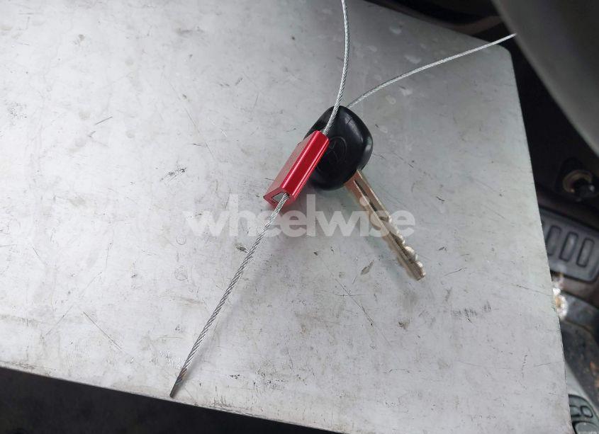 Photo 11 of 2005 Toyota Sequoia LIMITED V8 (VIN 5TDZT38A55S244700)