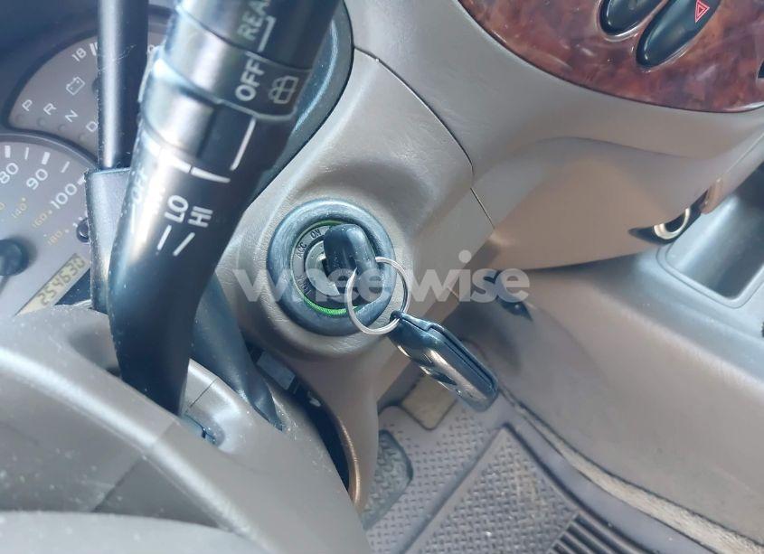 Photo 11 of 2002 Toyota Sequoia LIMITED V8 (VIN 5TDZT38A62S094933)