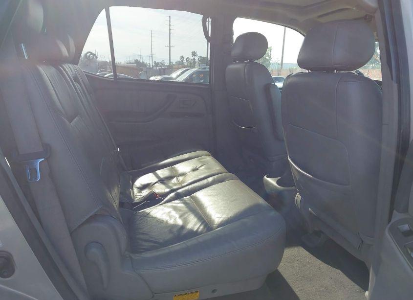 Photo 8 of 2002 Toyota Sequoia LIMITED V8 (VIN 5TDZT38A62S125923)