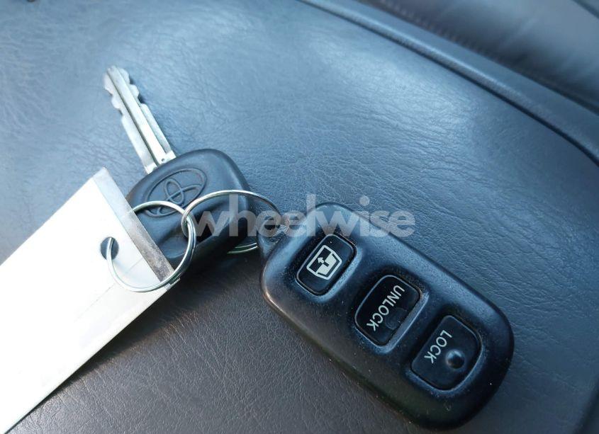 Photo 11 of 2004 Toyota Sequoia LIMITED V8 (VIN 5TDZT38A64S228620)