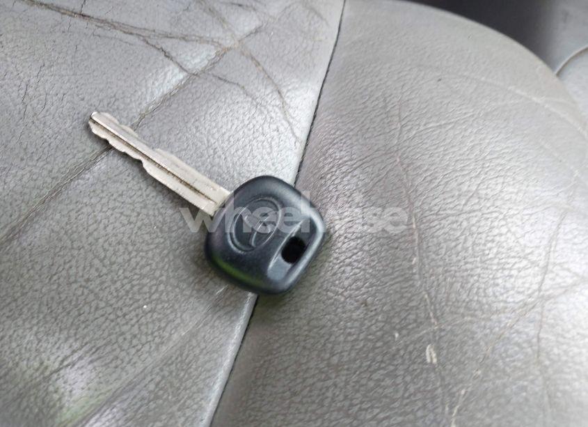 Photo 11 of 2001 Toyota Sequoia LIMITED V8 (VIN 5TDZT38A71S028115)