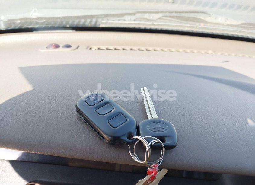 Photo 11 of 2004 Toyota Sequoia LIMITED V8 (VIN 5TDZT38A84S217585)