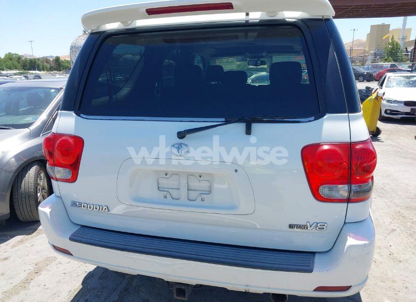 Photo 17 of 2005 Toyota Sequoia LIMITED V8 (VIN 5TDZT38A85S243394)