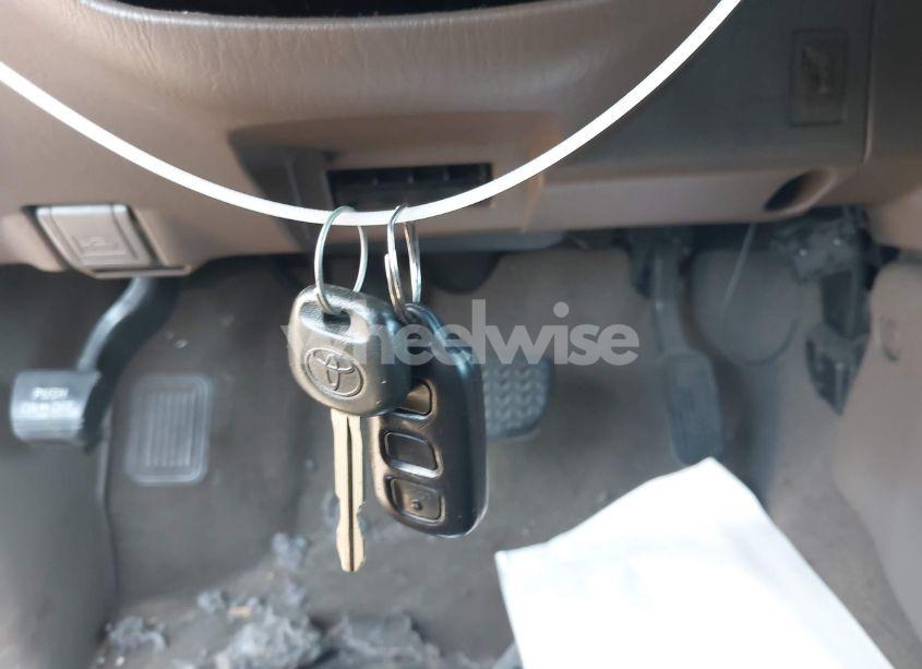 Photo 11 of 2004 Toyota Sequoia LIMITED V8 (VIN 5TDZT38AX4S224411)