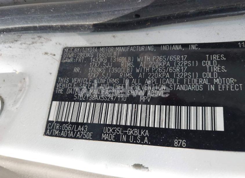 Photo 9 of 2005 Toyota Sequoia LIMITED V8 (VIN 5TDZT38AX5S247110)