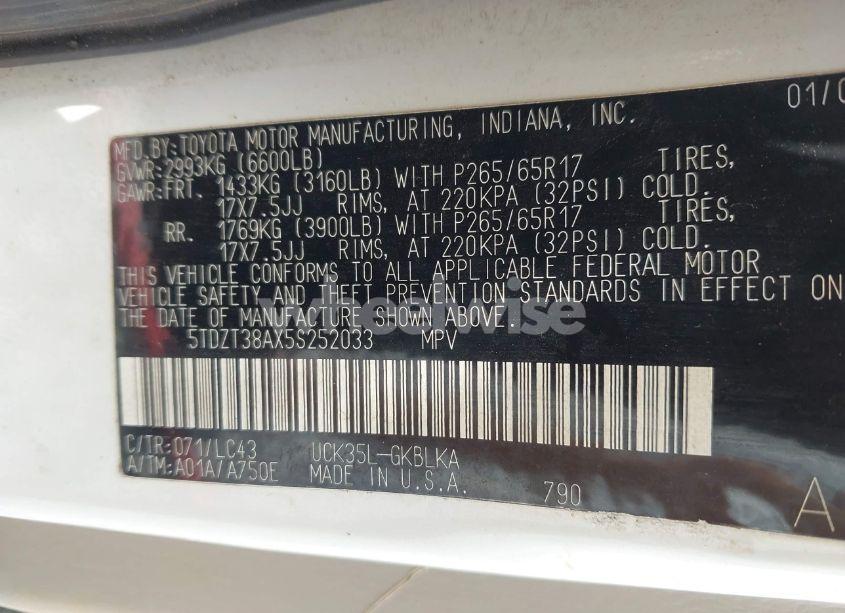 Photo 9 of 2005 Toyota Sequoia LIMITED V8 (VIN 5TDZT38AX5S252033)